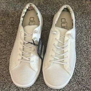 White Hey Dude shoes! Slip on never worn!